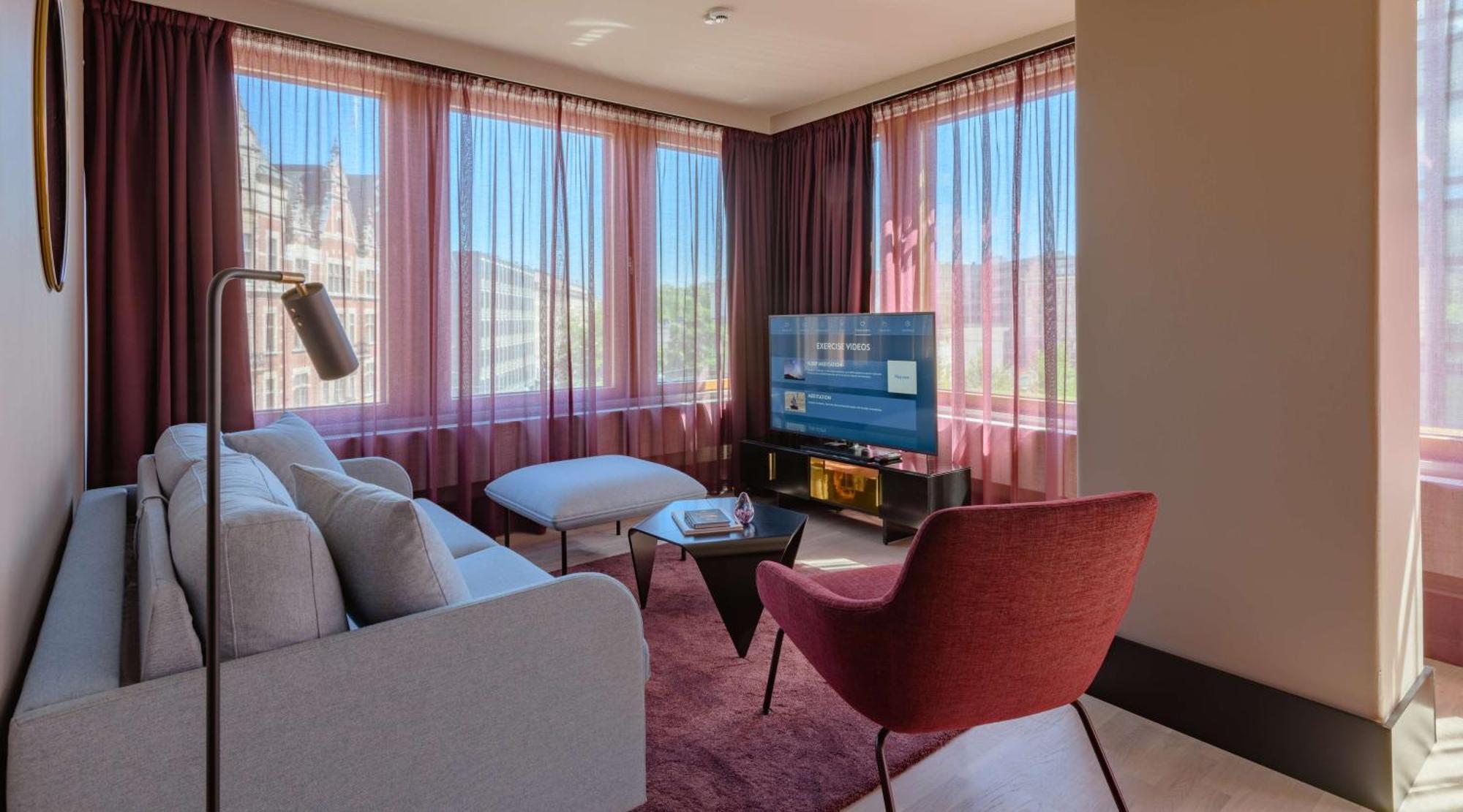 ホテル マルスキ バイ スカンディック ヘルシンキ エクステリア 写真 A suite at the hotel